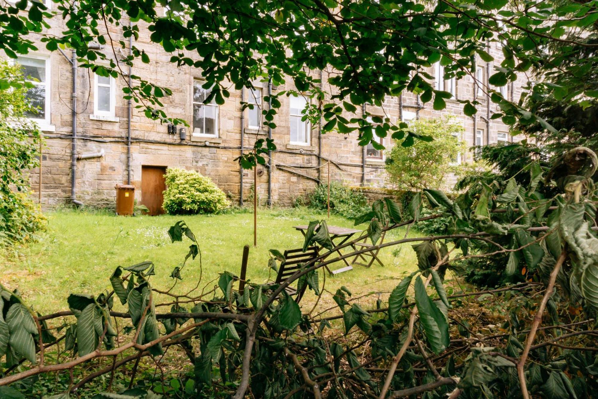 Stylish 3 Bedroom Apartment Near Hollyrood Park Edinburg Exteriör bild